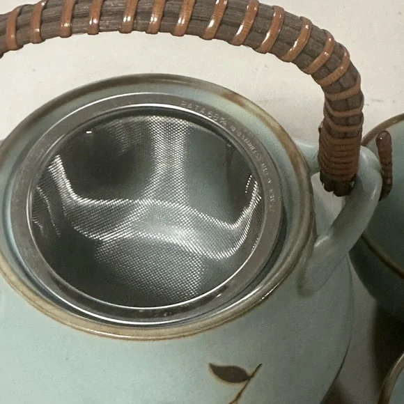 New Japanese Pottery Teapot and 4 Cup Set - Picture 4 of 8